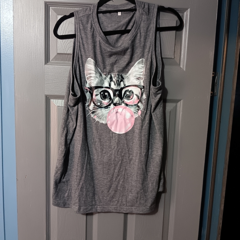Gray Cat Graphic Tank Top with Pink Bubble - Casual Pets Cat Tee